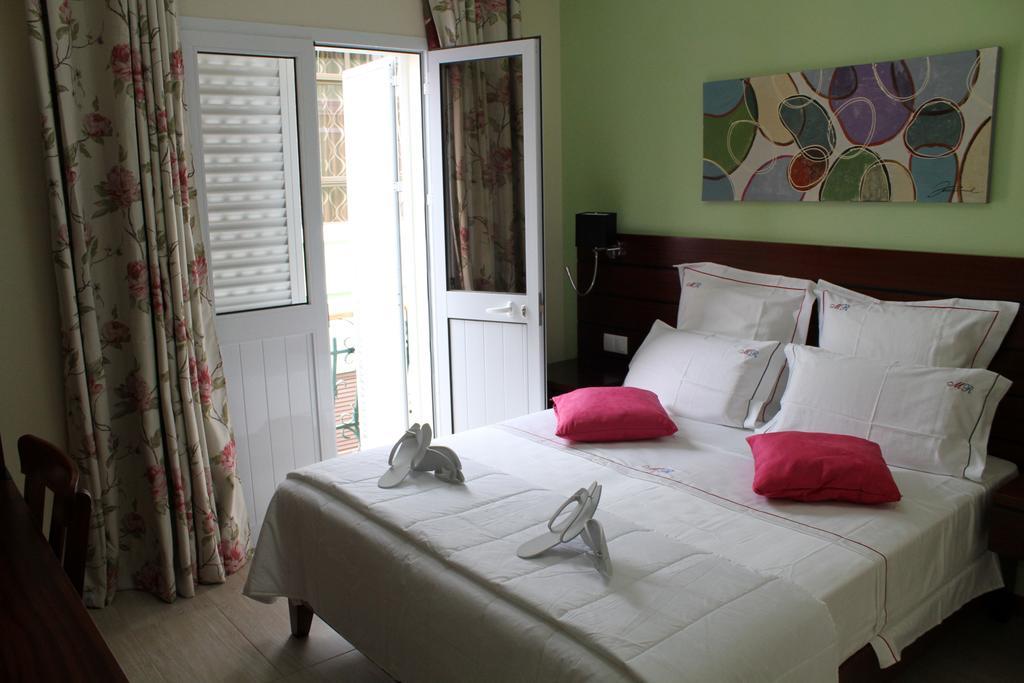 Bed and Breakfast Mindelo Residencial Zimmer foto